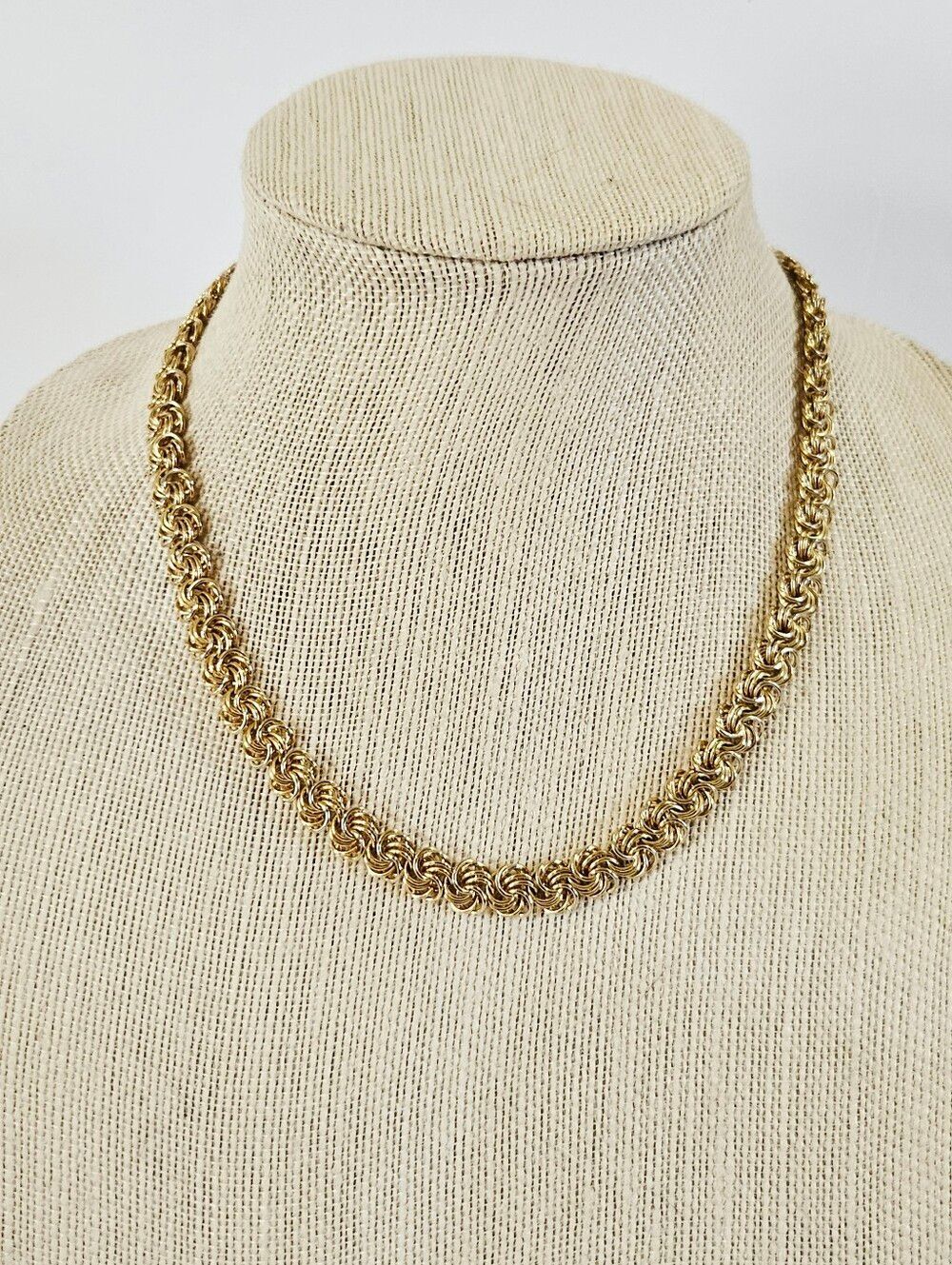 Vintage Gold Tone Textured Rosetta Byzantine Rope Linked Flat Chain Necklace 18"